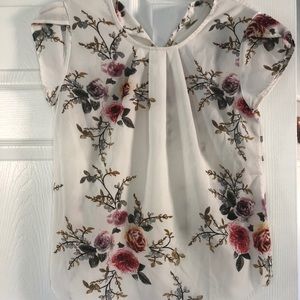 Womens short sleeved top